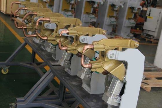Tragbare 100 KVA X-Typ-Roboter-Spot-Schweißpistole Zwischenfrequenz