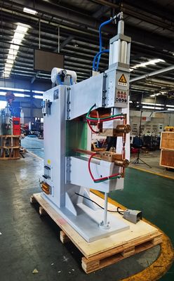 China-Selbstelektroden-moderner Rohr-Fahrzeugkarosserie-Reparatur-Stellen-Schweißer Cage Welding Machine
