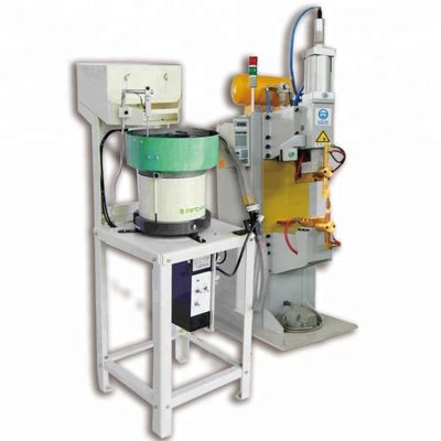 40 Stück/Min 0,25mpa Automatische Mutternützmaschine für den Bolttransport